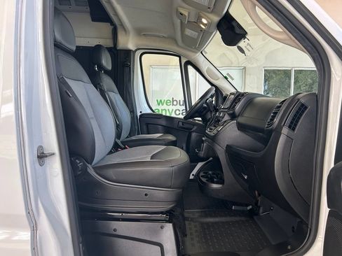 Used 2025 RAM ProMaster 2500 w/ Convenience Group FWD image 18