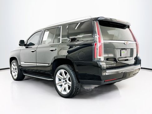 Used 2018 Cadillac Escalade Luxury image 5