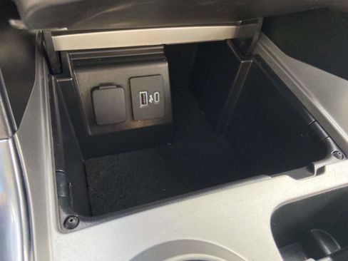 Used 2022 Ford Explorer Limited w/ Equipment Group 301A image 14