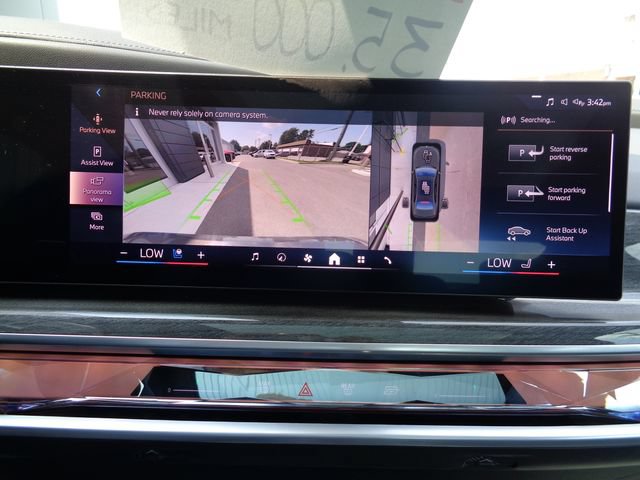 Used 2023 BMW 760i xDrive w/ Luxury Rear Seating Package AWD/4WD image 38