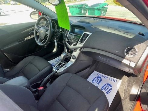 Used 2016 Chevrolet Cruze LT image 12