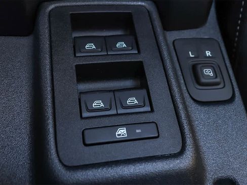 New 2025 Ford Bronco Outer Banks w/ Sasquatch Package image 22