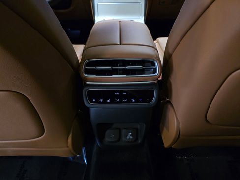 Used 2025 Genesis GV80 2.5T Prestige image 39