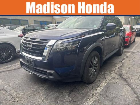 Used 2022 Nissan Pathfinder SV AWD/4WD image 1