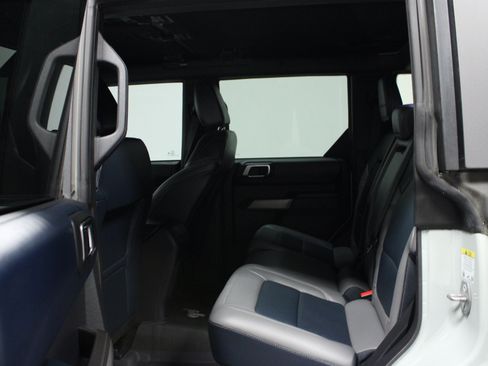 Used 2023 Ford Bronco Outer Banks AWD/4WD image 13