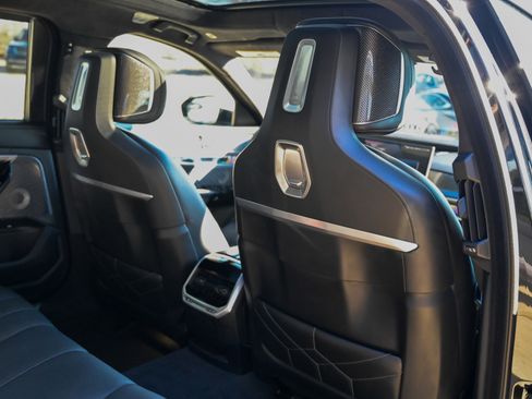 Used 2023 BMW 760i xDrive w/ Executive Package image 49