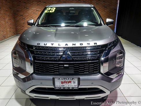 Used 2023 Mitsubishi Outlander SE image 7