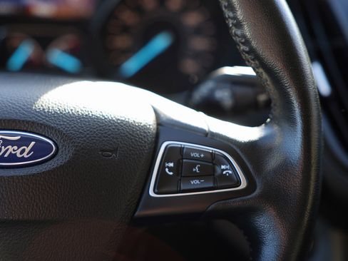 Certified 2019 Ford Escape SEL image 21