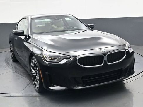 Used 2025 BMW 230i Coupe w/ Premium Package RWD image 11