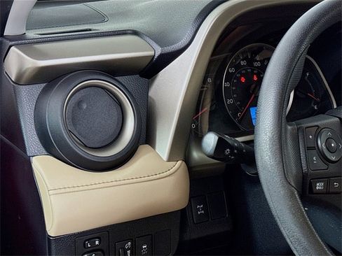 Used 2015 Toyota RAV4 XLE image 20