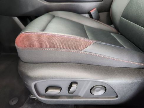 Used 2025 Chevrolet Equinox RS AWD/4WD image 10
