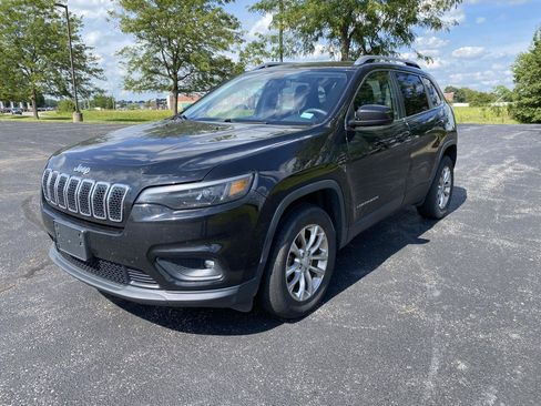 Used 2019 Jeep Cherokee Latitude w/ Popular Appearance Group AWD/4WD image 1