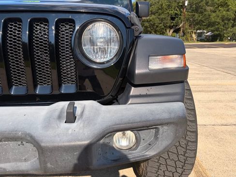 Used 2019 Jeep Wrangler Unlimited Sport S AWD/4WD image 17