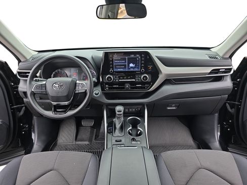 Used 2021 Toyota Highlander L image 9