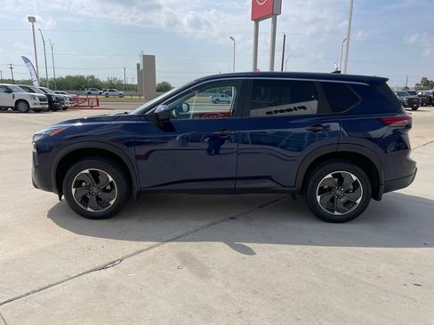 Certified 2024 Nissan Rogue SV FWD image 4
