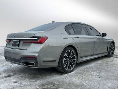 Used 2020 BMW 750i xDrive w/ M Sport Package image 3