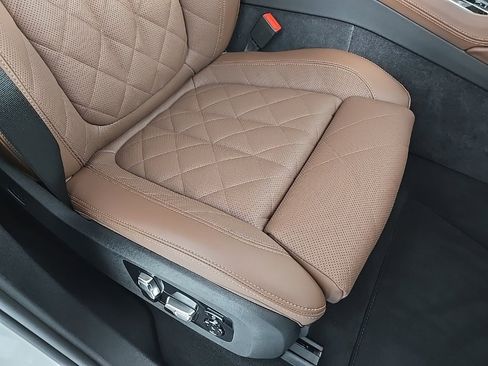 Used 2026 BMW X6 xDrive40i image 17