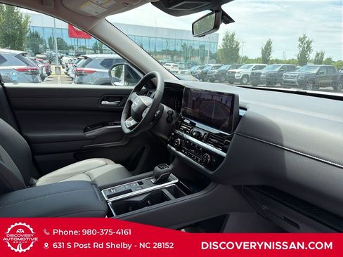 New 2026 Nissan Pathfinder SL FWD image 38