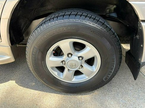 Used 2000 Toyota Land Cruiser AWD/4WD image 17