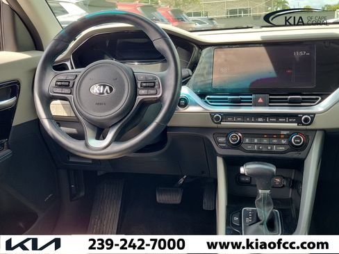 Used 2021 Kia Niro EX Premium FWD image 17
