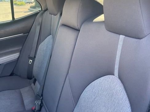 Used 2022 Toyota Camry LE image 9