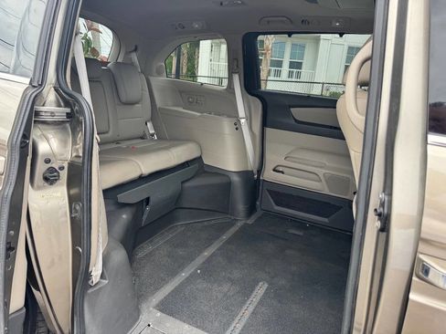 Used 2013 Honda Odyssey Touring Elite image 4
