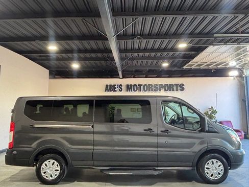 Used 2017 Ford Transit 350 XLT RWD image 4