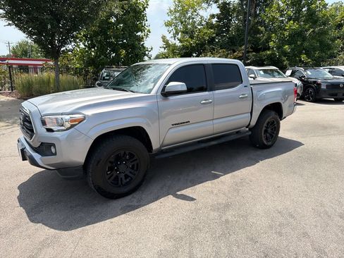 Used 2016 Toyota Tacoma SR5 w/ Towing Package AWD/4WD image 3