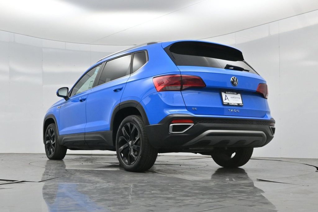 Used 2023 Volkswagen Taos SE w/ Panoramic Sunroof Package FWD image 22