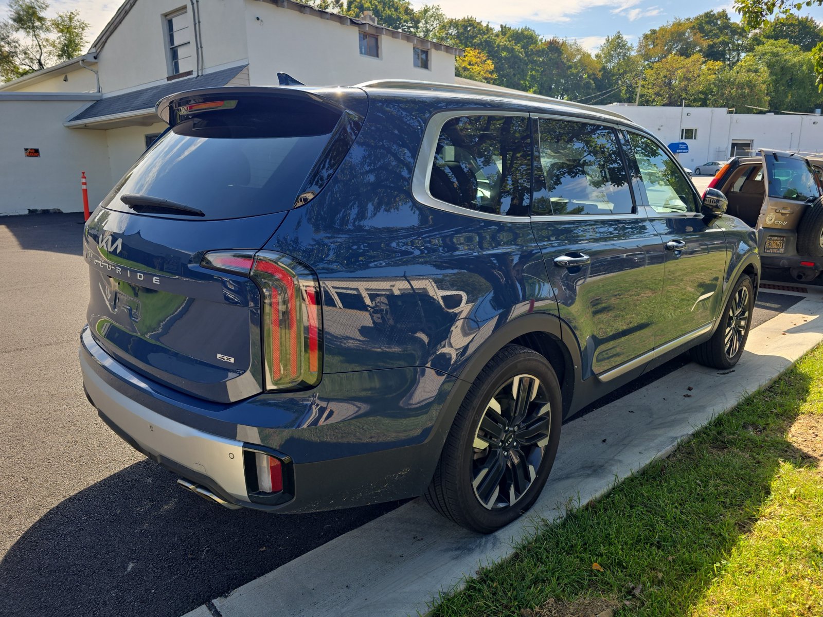 Used 2023 Kia Telluride SX Prestige AWD/4WD image 4