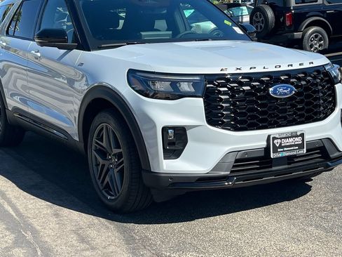 New 2026 Ford Explorer ST-Line w/ ST-Line Street Pack RWD image 10