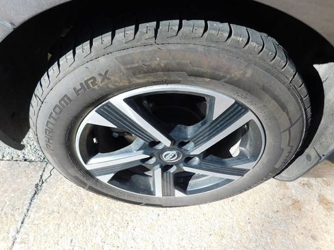 Used 2024 Nissan Sentra SV image 7