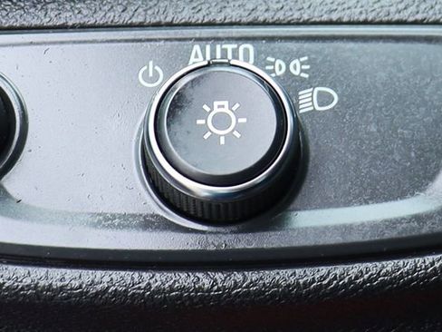 Used 2020 Chevrolet Trax LT w/ LT Convenience Package image 41