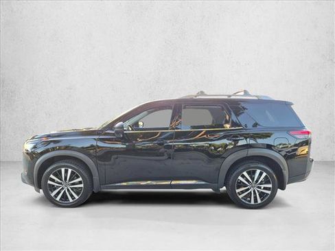 Used 2024 Nissan Pathfinder Platinum FWD image 8