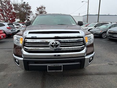 Used 2017 Toyota Tundra SR5 image 8