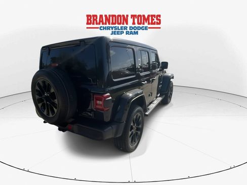 Used 2021 Jeep Wrangler Unlimited Sahara w/ Cold Weather Group AWD/4WD image 7
