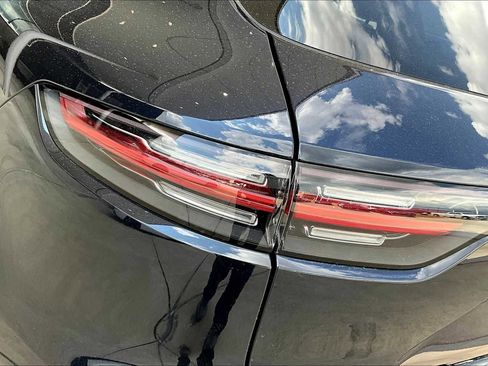 Used 2023 Porsche Cayenne image 47