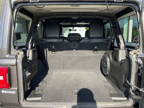 Used 2018 Jeep Wrangler Unlimited Rubicon w/ Dual Top Group AWD/4WD image 29