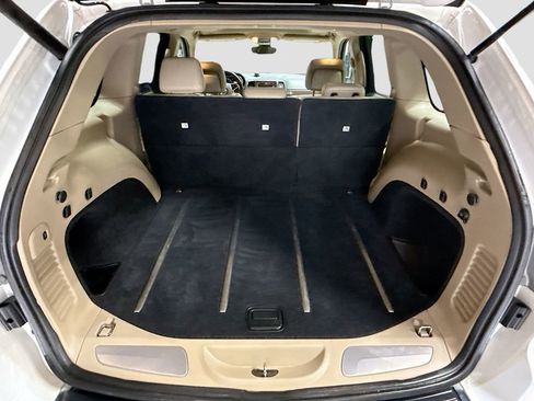 Used 2017 Jeep Grand Cherokee Limited image 25