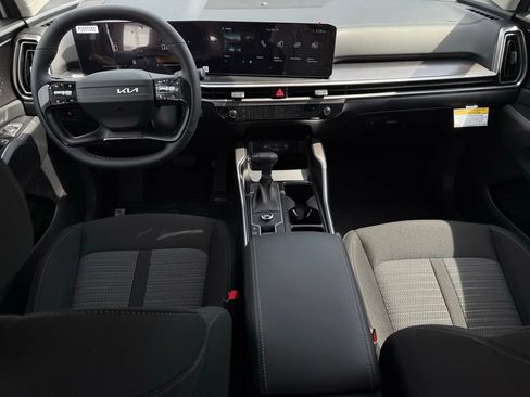 New 2026 Kia Sorento LX FWD image 30