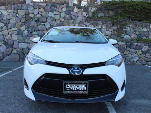 Used 2018 Toyota Corolla LE FWD image 3