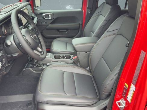 New 2025 Jeep Gladiator Sport image 25