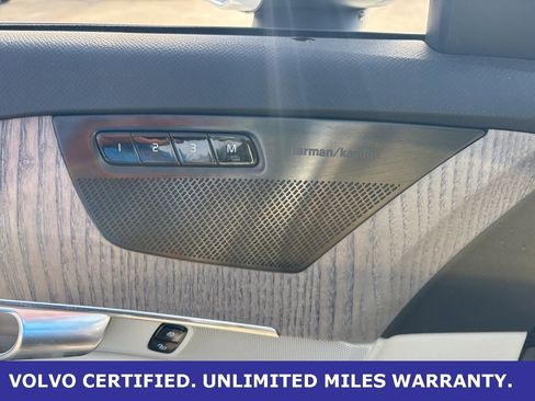 Certified 2024 Volvo XC90 T8 Plus w/ Protection Package Premier image 18