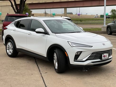 Used 2025 Buick Envista Preferred image 4