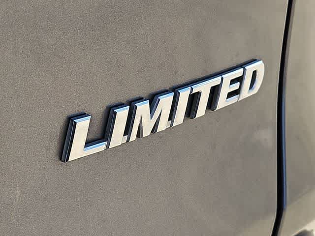 Used 2021 Toyota RAV4 Limited FWD image 11