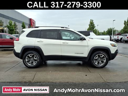Used 2019 Jeep Cherokee Trailhawk w/ Cold Weather Group AWD/4WD image 8