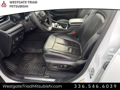 Used 2023 Jeep Grand Cherokee Overland AWD/4WD image 16