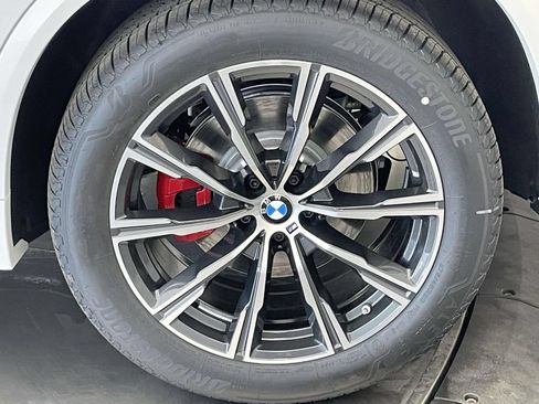New 2026 BMW X5 xDrive40i w/ M Sport Package AWD/4WD image 10