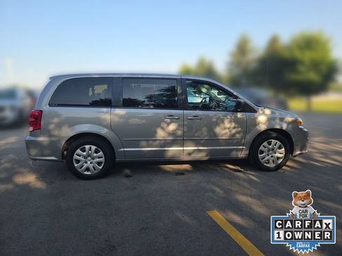 Used 2017 Dodge Grand Caravan SE FWD image 6