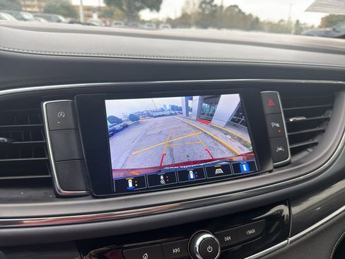 Used 2024 Buick Enclave Premium image 24